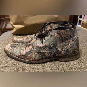 Men’s Steve Madden comic book print Chukkas sz 9